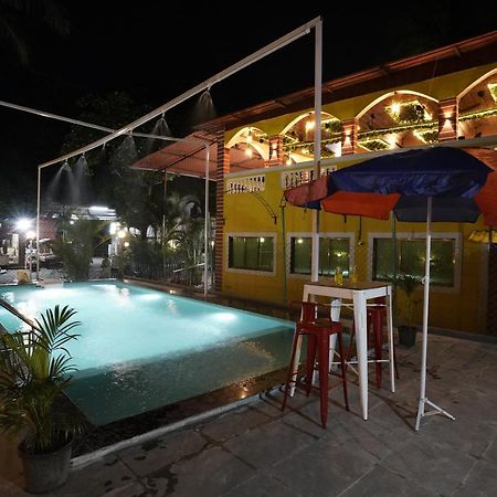 Palm Springs Beach Resort - Gorai Bombay Esterno foto
